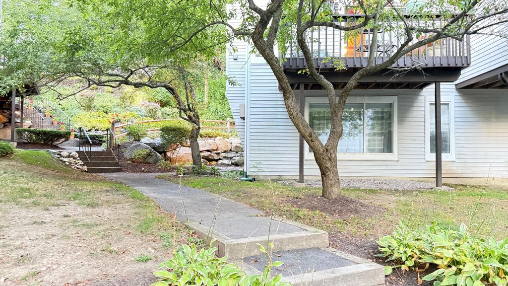 20 East Pembroke Road 70, Danbury, CT 06811