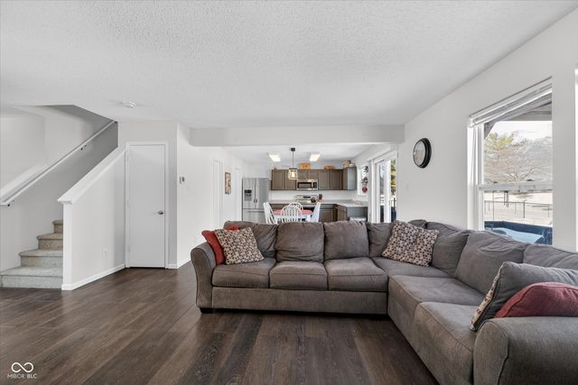 6880 W Kingston Drive, Mccordsville, IN 46055