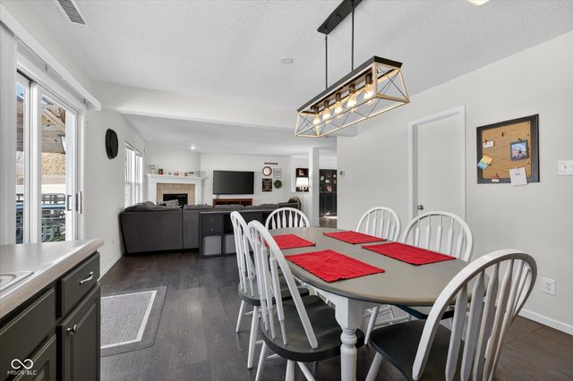 6880 W Kingston Drive, Mccordsville, IN 46055