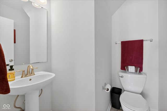 6880 W Kingston Drive, Mccordsville, IN 46055