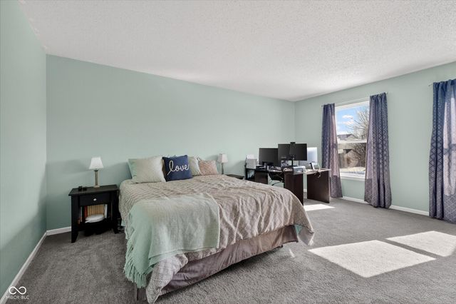 6880 W Kingston Drive, Mccordsville, IN 46055