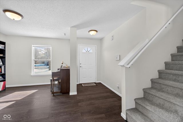 6880 W Kingston Drive, Mccordsville, IN 46055