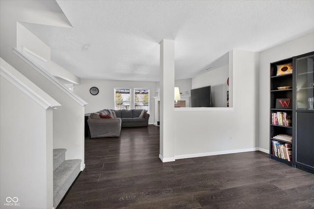 6880 W Kingston Drive, Mccordsville, IN 46055