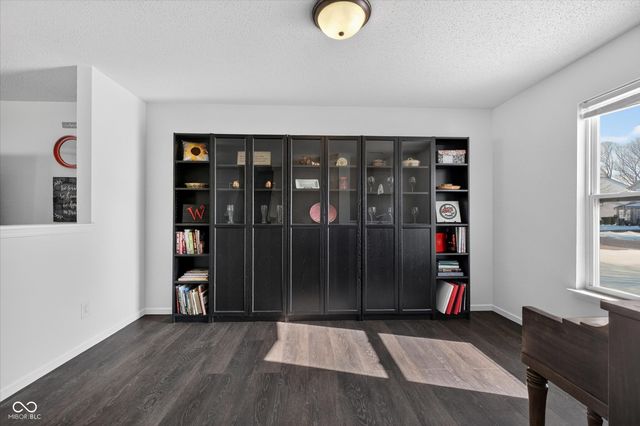 6880 W Kingston Drive, Mccordsville, IN 46055