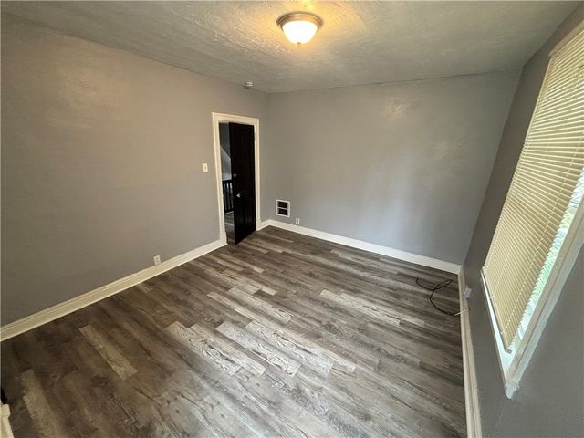 247 Rochelle St, Knoxville, PA 15201