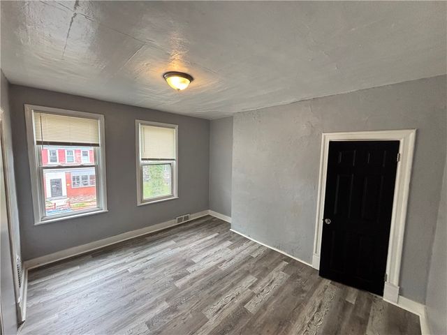 247 Rochelle St, Knoxville, PA 15201
