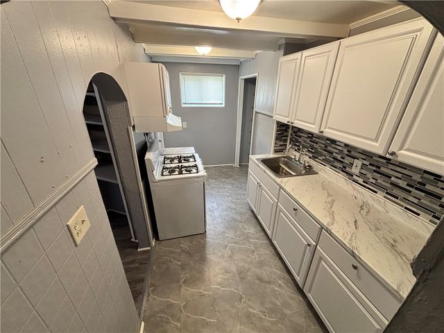 247 Rochelle St, Knoxville, PA 15201