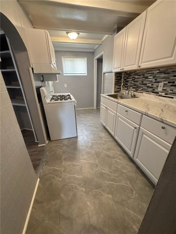247 Rochelle St, Knoxville, PA 15201