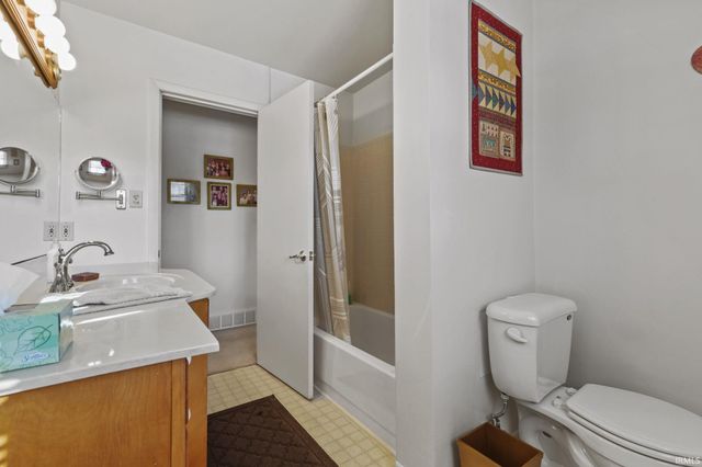 2540 E Eastgate Lane, Bloomington, IN 47408