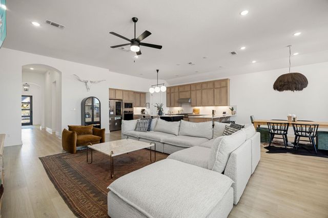 2008 Tobiano TRCE, Georgetown, TX 78633