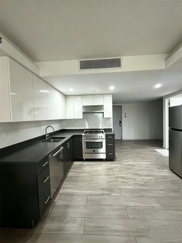 15815 Union Turnpike 4C, Fresh Meadows, NY 11366