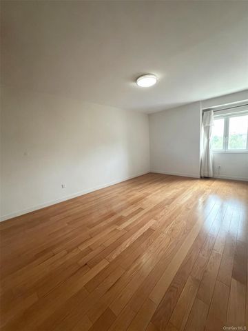 15815 Union Turnpike 4C, Fresh Meadows, NY 11366