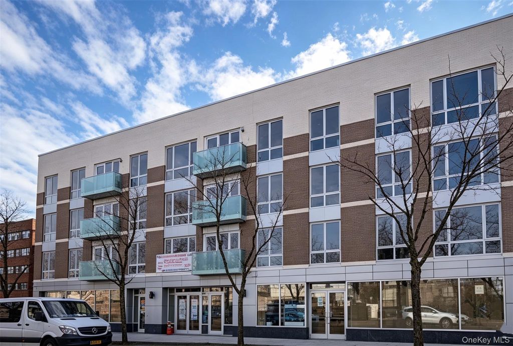 15815 Union Turnpike 4C, Fresh Meadows, NY 11366