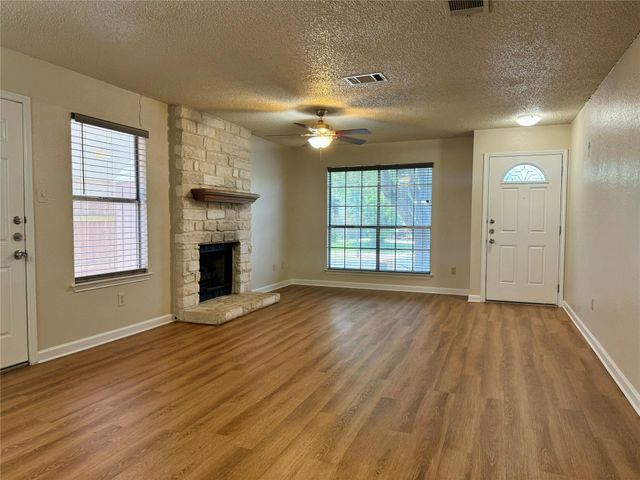 8628 Piney Creek BND, Austin, TX 78745