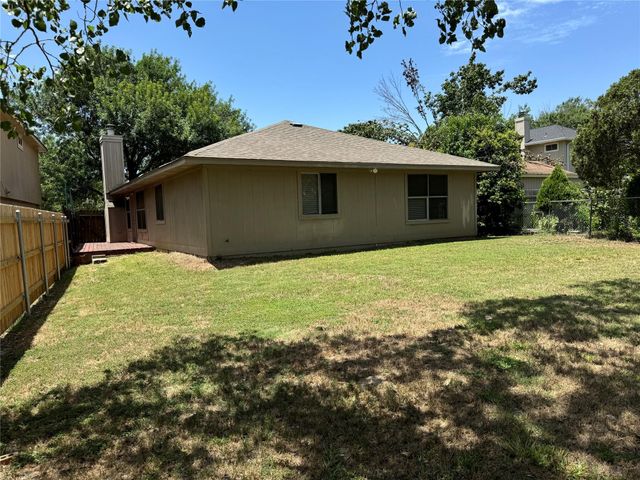 8628 Piney Creek BND, Austin, TX 78745