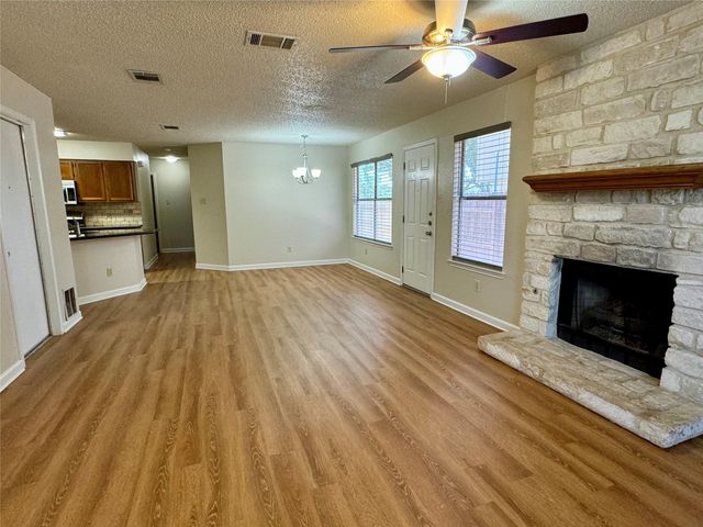 8628 Piney Creek BND, Austin, TX 78745