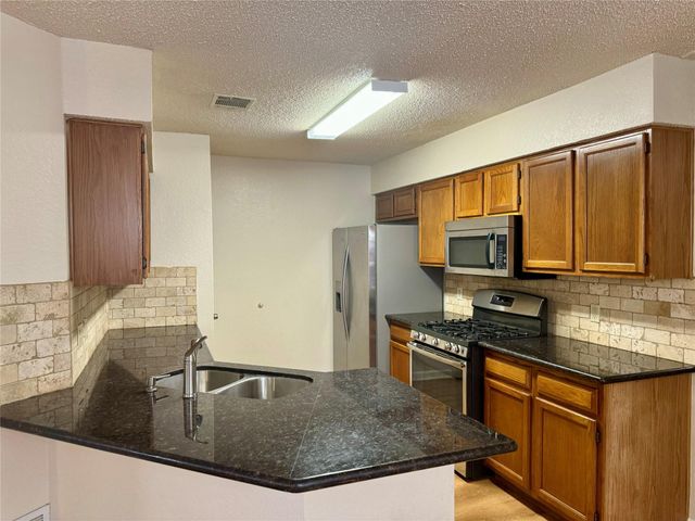 8628 Piney Creek BND, Austin, TX 78745
