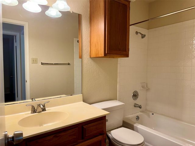 8628 Piney Creek BND, Austin, TX 78745