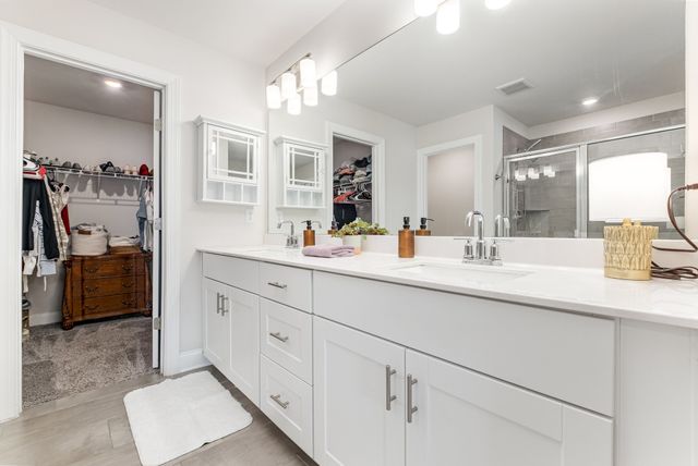 241 River Rd, Columbia, TN 38401