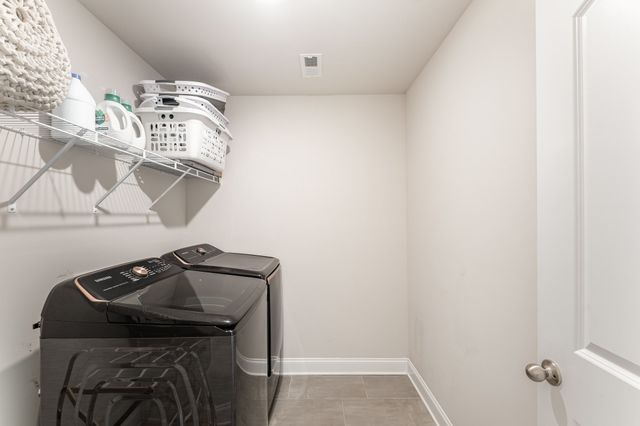 241 River Rd, Columbia, TN 38401