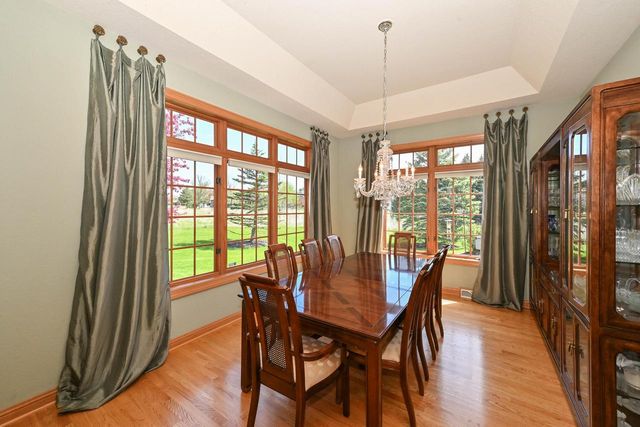 10803 Essex DRIVE, Mequon, WI 53092