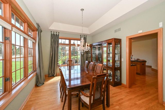 10803 Essex DRIVE, Mequon, WI 53092