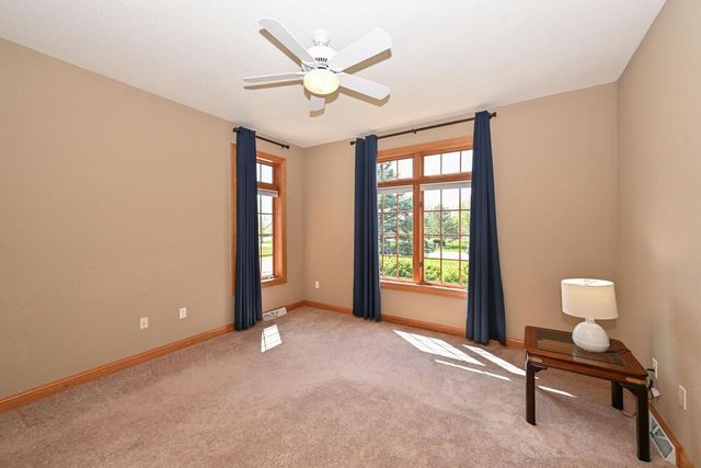 10803 Essex DRIVE, Mequon, WI 53092