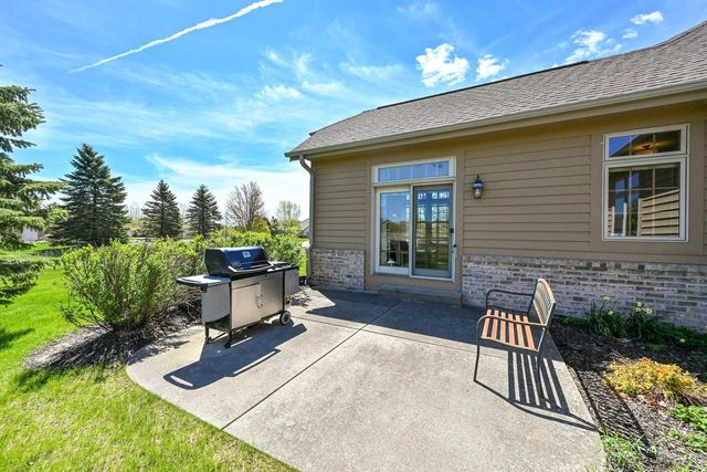 10803 Essex DRIVE, Mequon, WI 53092