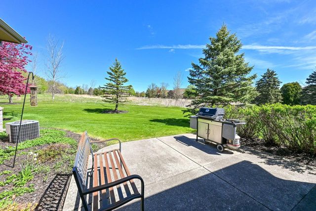 10803 Essex DRIVE, Mequon, WI 53092