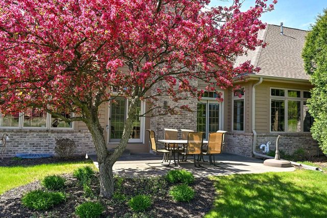 10803 Essex DRIVE, Mequon, WI 53092