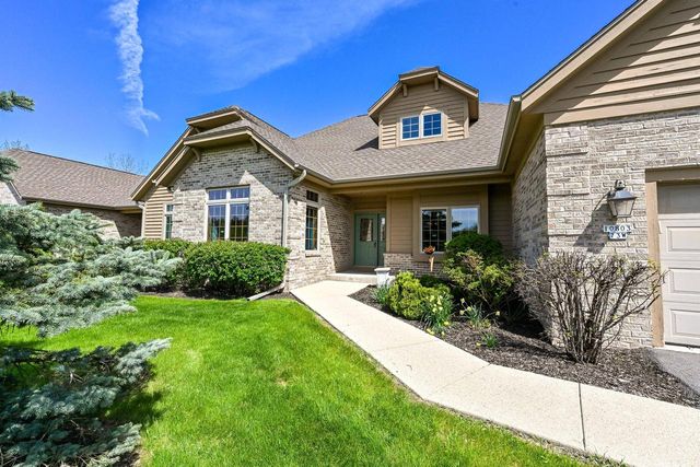 10803 Essex DRIVE, Mequon, WI 53092