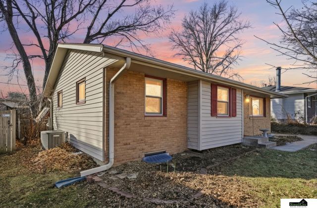 7311 Garland Street, Lincoln, NE 68505