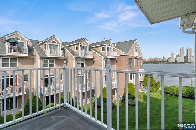 449 Albany Court, West New York, NJ 07093