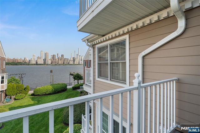 449 Albany Court, West New York, NJ 07093