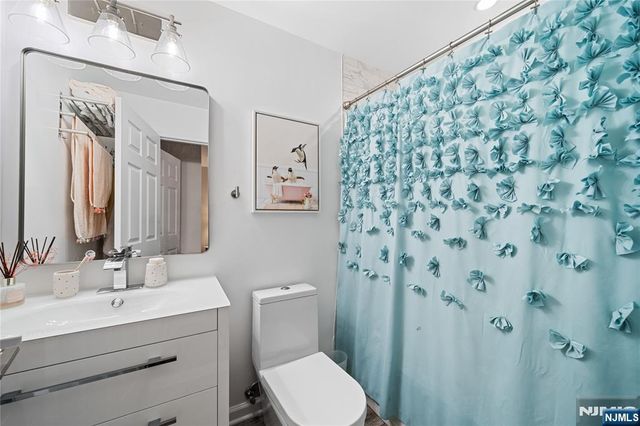 449 Albany Court, West New York, NJ 07093