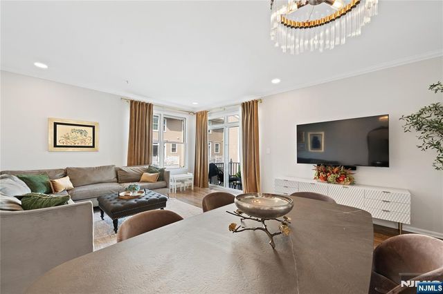 449 Albany Court, West New York, NJ 07093