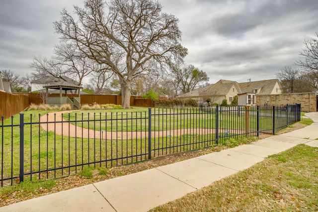 500 Sheer Bliss Lane, Fort Worth, TX 76114