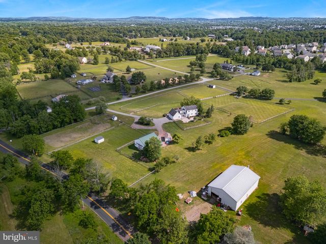 144 MIDDLE CREEK RD, Gilbertsville, PA 19525