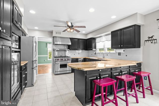 144 MIDDLE CREEK RD, Gilbertsville, PA 19525