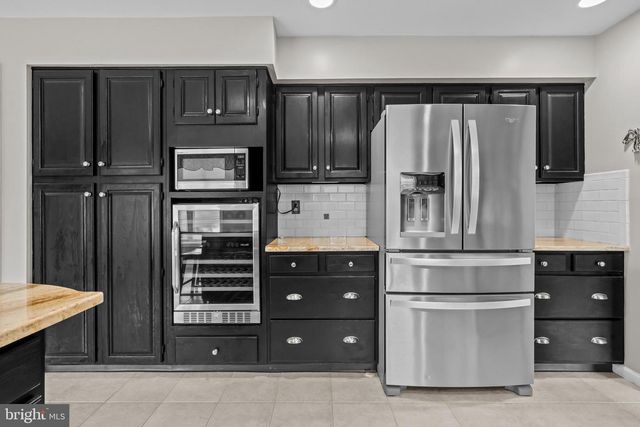 144 MIDDLE CREEK RD, Gilbertsville, PA 19525