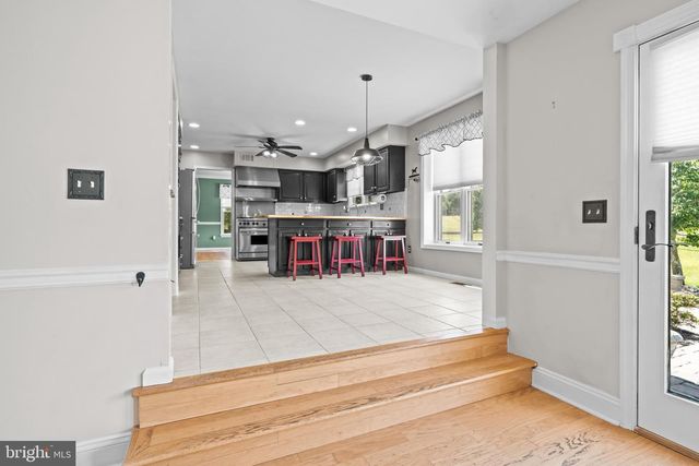 144 MIDDLE CREEK RD, Gilbertsville, PA 19525