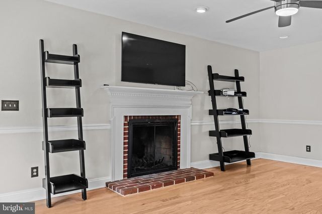 144 MIDDLE CREEK RD, Gilbertsville, PA 19525