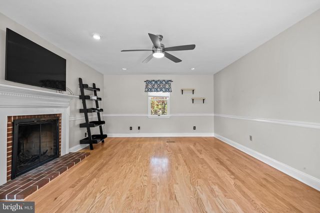 144 MIDDLE CREEK RD, Gilbertsville, PA 19525