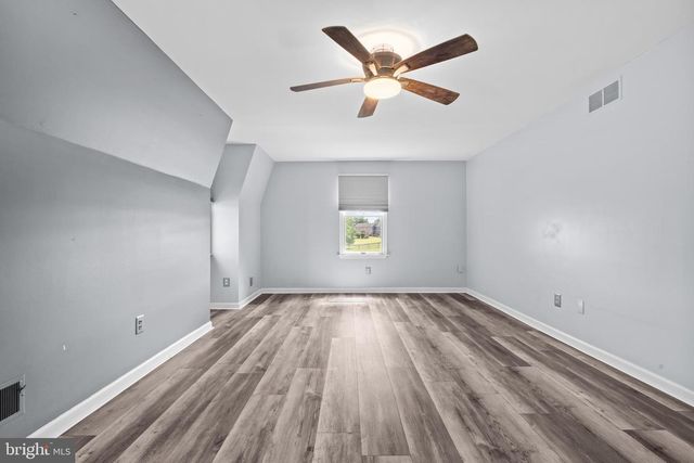 144 MIDDLE CREEK RD, Gilbertsville, PA 19525