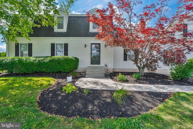 144 MIDDLE CREEK RD, Gilbertsville, PA 19525