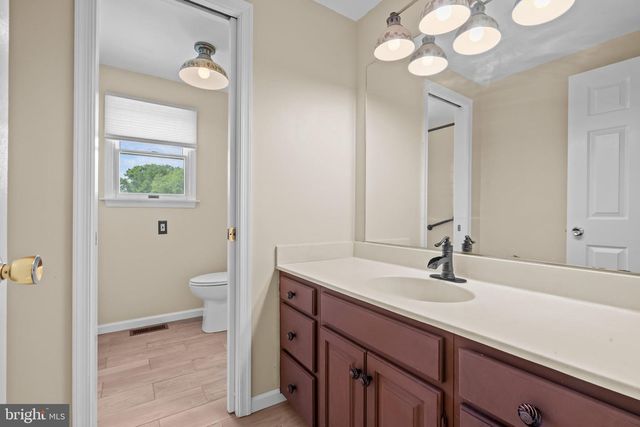 144 MIDDLE CREEK RD, Gilbertsville, PA 19525