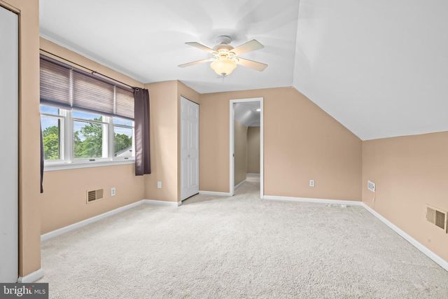 144 MIDDLE CREEK RD, Gilbertsville, PA 19525