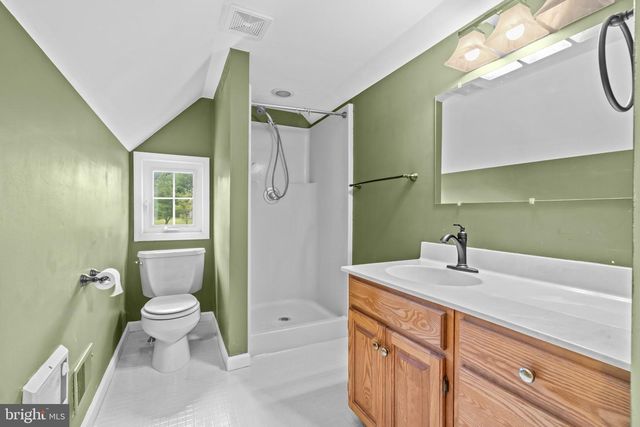 144 MIDDLE CREEK RD, Gilbertsville, PA 19525