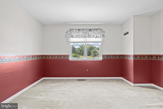 144 MIDDLE CREEK RD, Gilbertsville, PA 19525