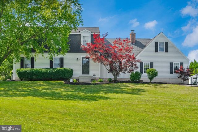 144 MIDDLE CREEK RD, Gilbertsville, PA 19525